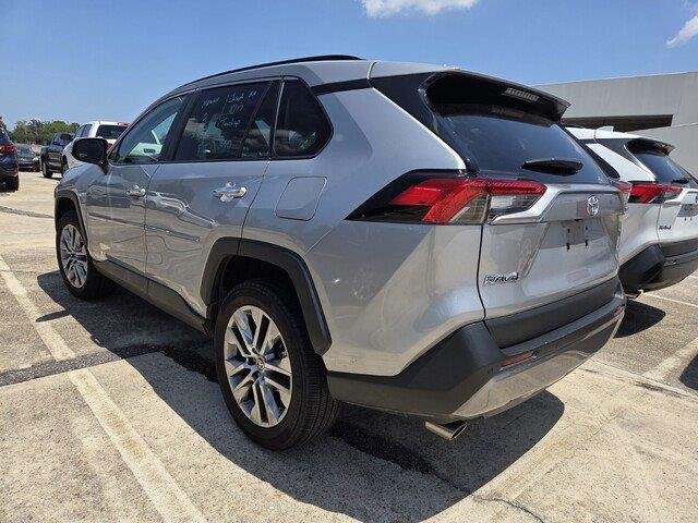 Used 2022 Silver Sky Metallic Toyota Limited image 3