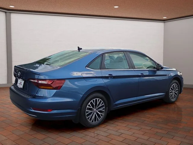 Used 2019 Blue Volkswagen SEL image 3