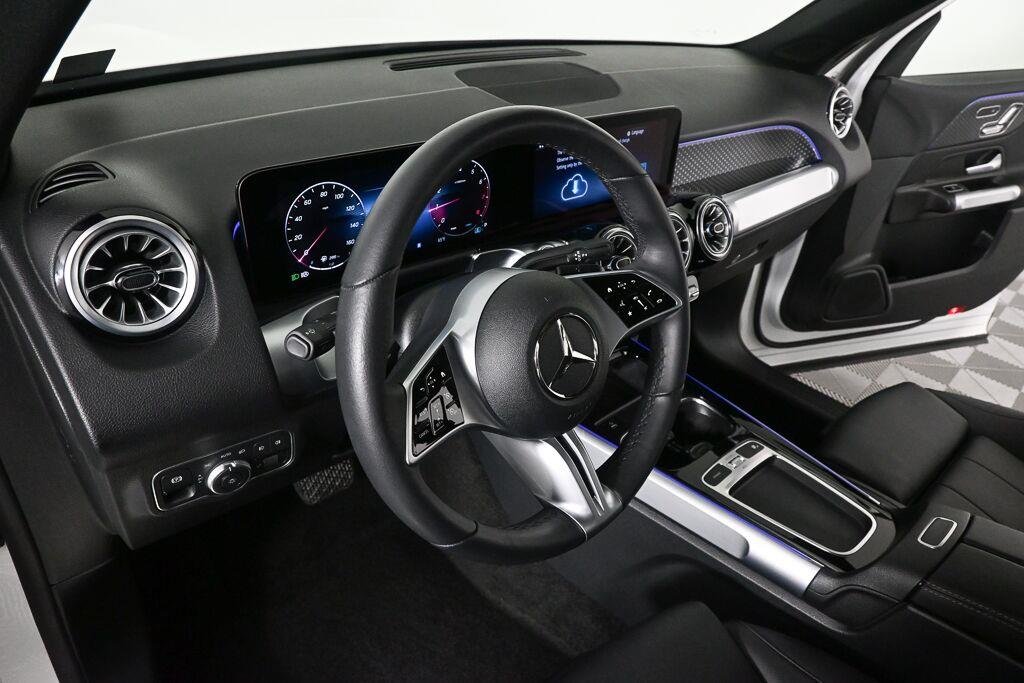 Used 2024 Polar White Mercedes-Benz GLB 250 image 6