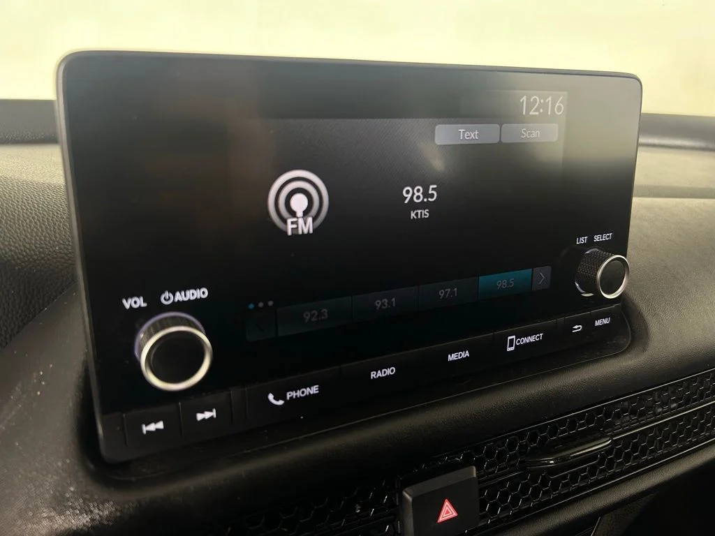 Used 2025  Honda LX image 3
