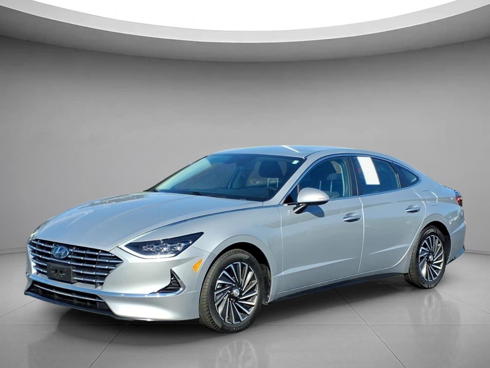 Used 2023 Curated Silver Hyundai SEL image 1