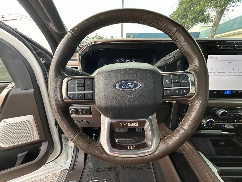 Used 2024 White Metallic Ford King Ranch image 17