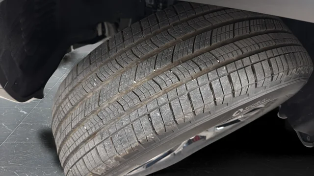 Used 2024 Silver Jeep Altitude X image 33