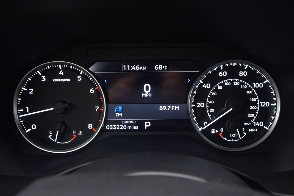 Used 2022  Mitsubishi ES image 14