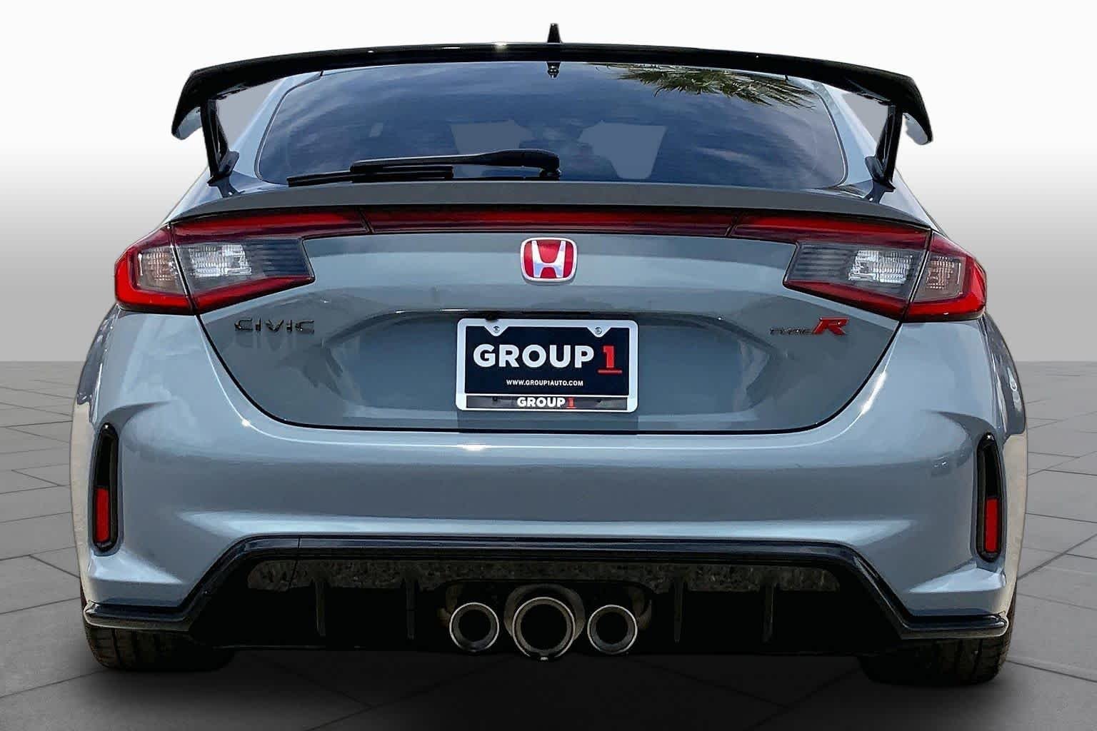 Used 2023 Sonic Gray Pearl Honda  image 5