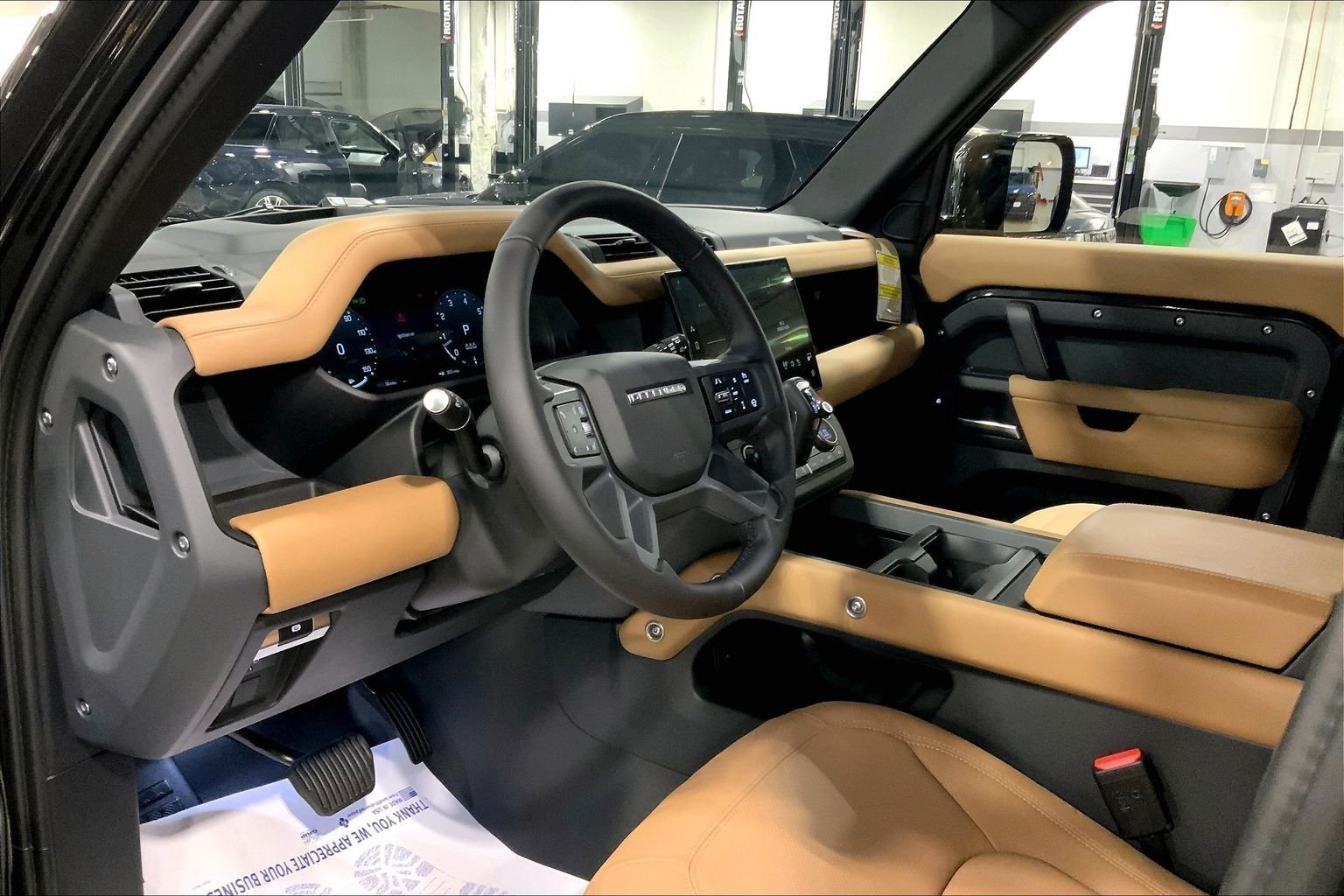 New 2026 Santorini Black LAND ROVER S image 8