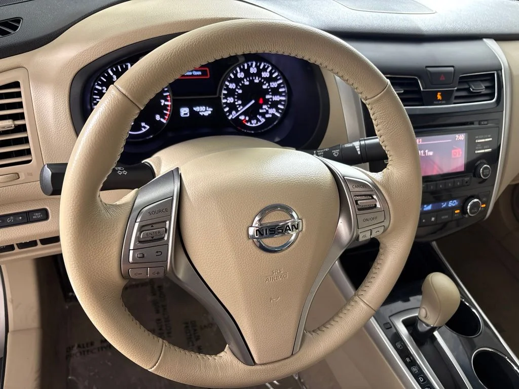 Used 2013 Beige Nissan 2.5 SV image 25