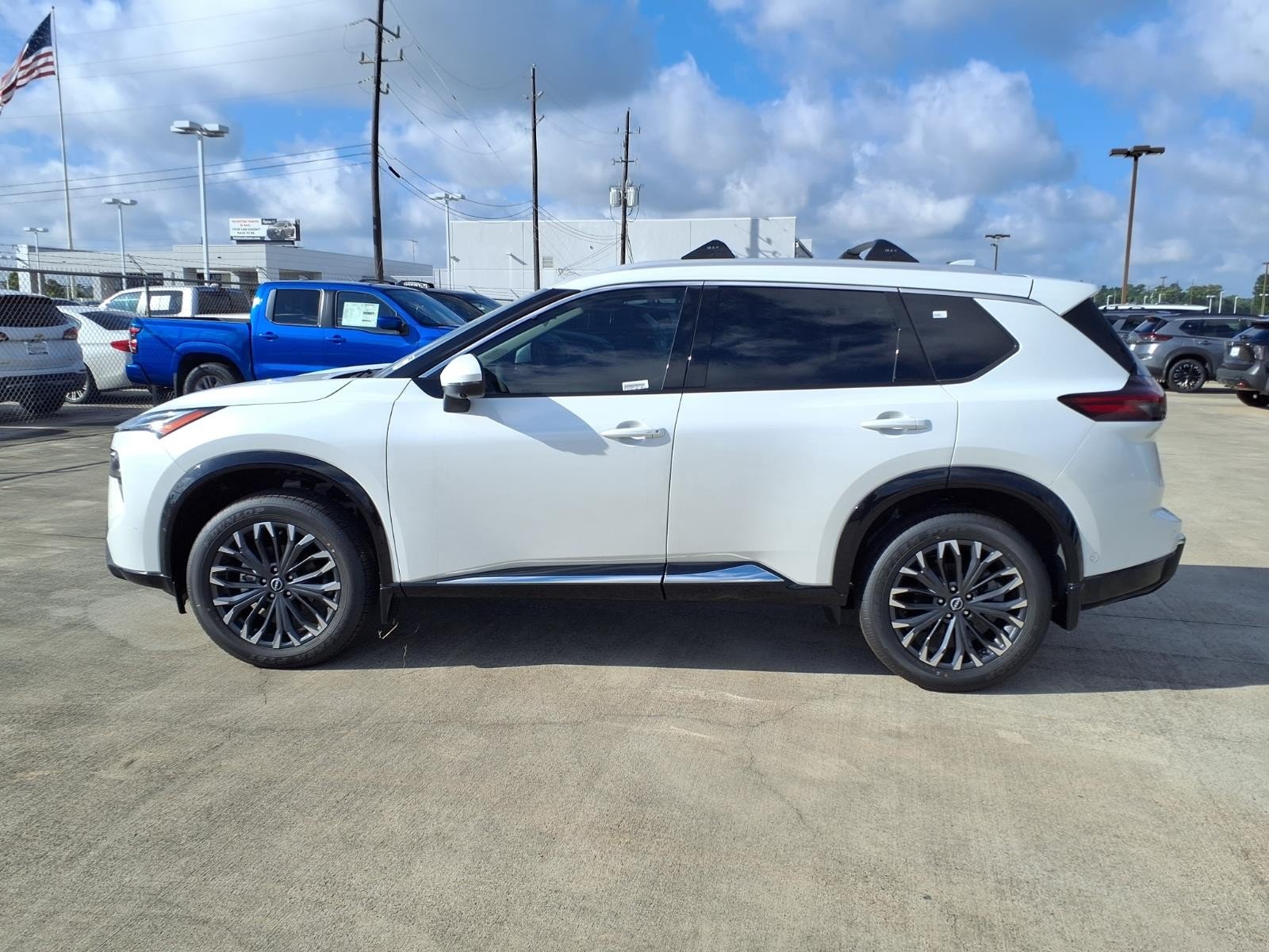 2026 Nissan Rogue photo 7 of 22