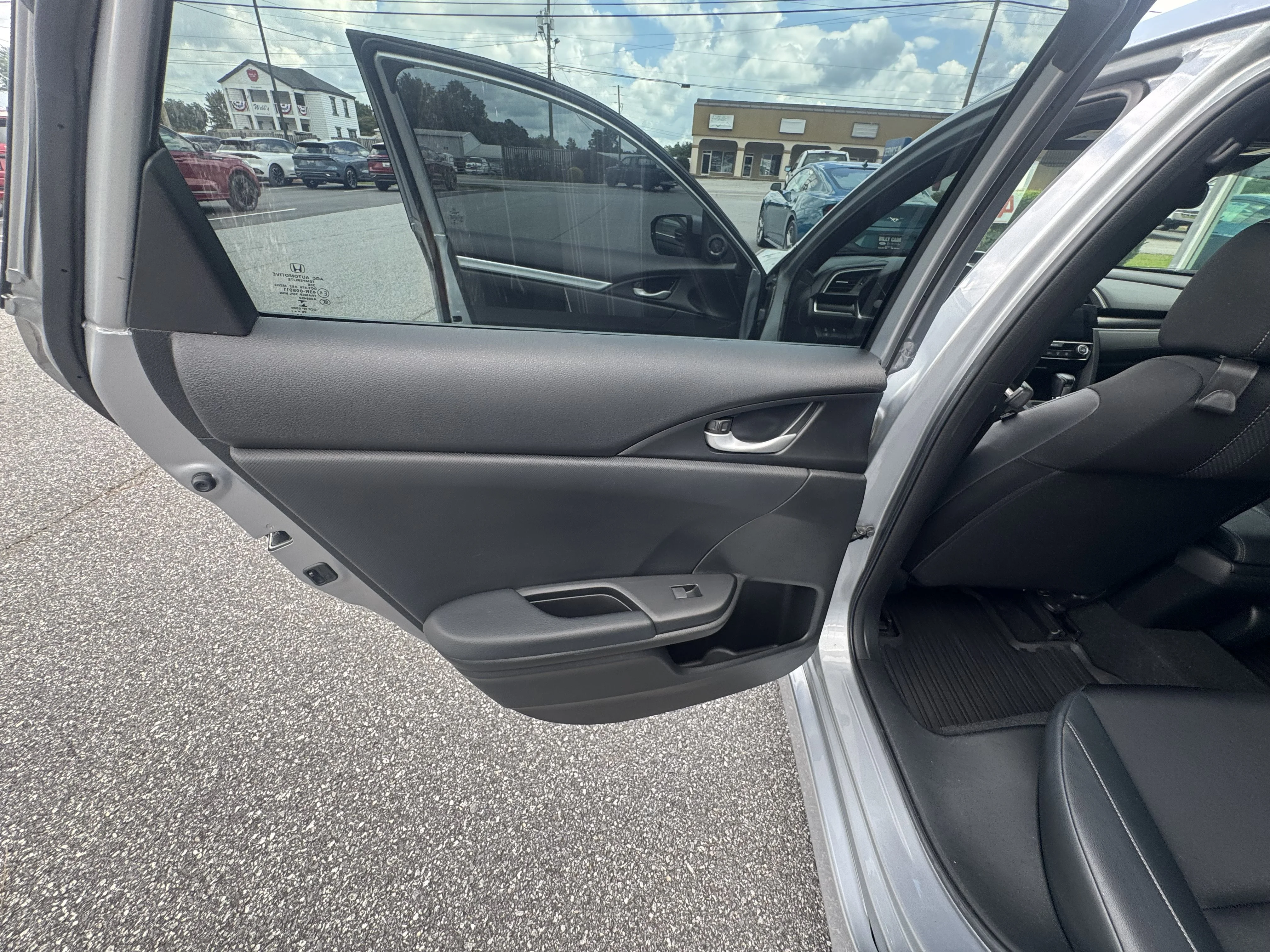 Used 2021 Lunar Silver Metallic Honda Sport image 8