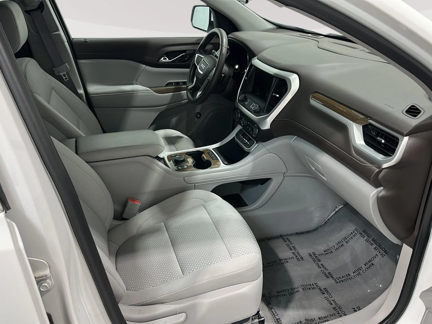 Used 2023 Summit White GMC SLE image 25
