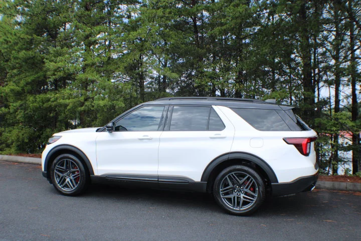 Used 2025 White Ford ST image 3