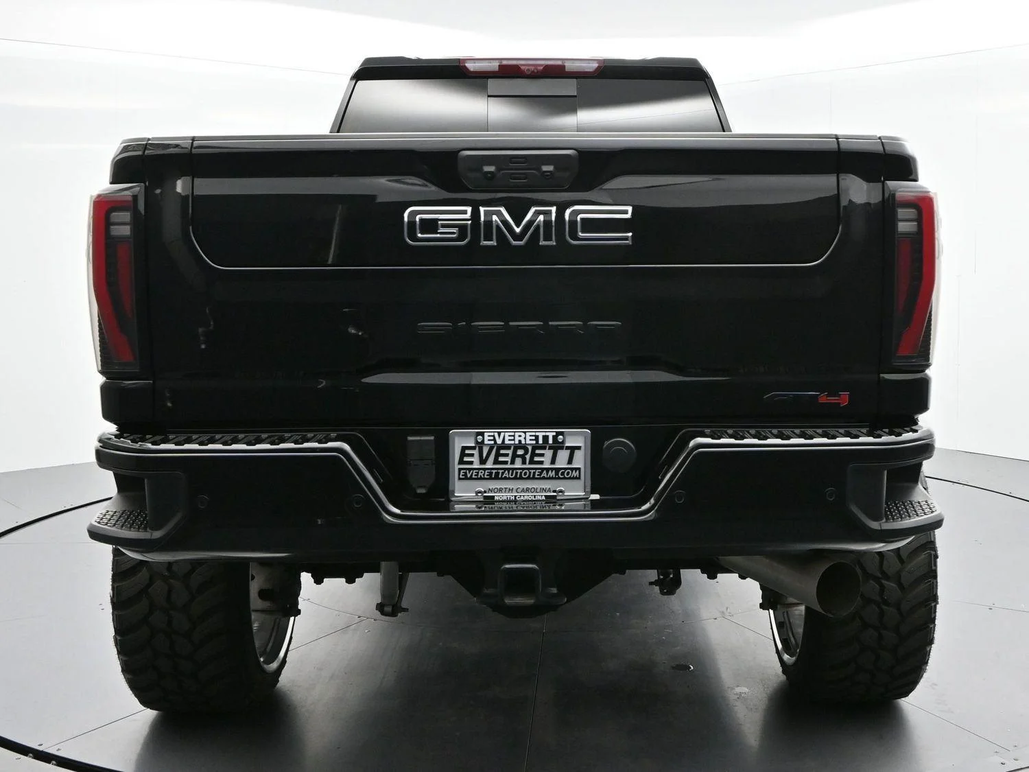 Used 2025 Onyx Black GMC AT4 image 6