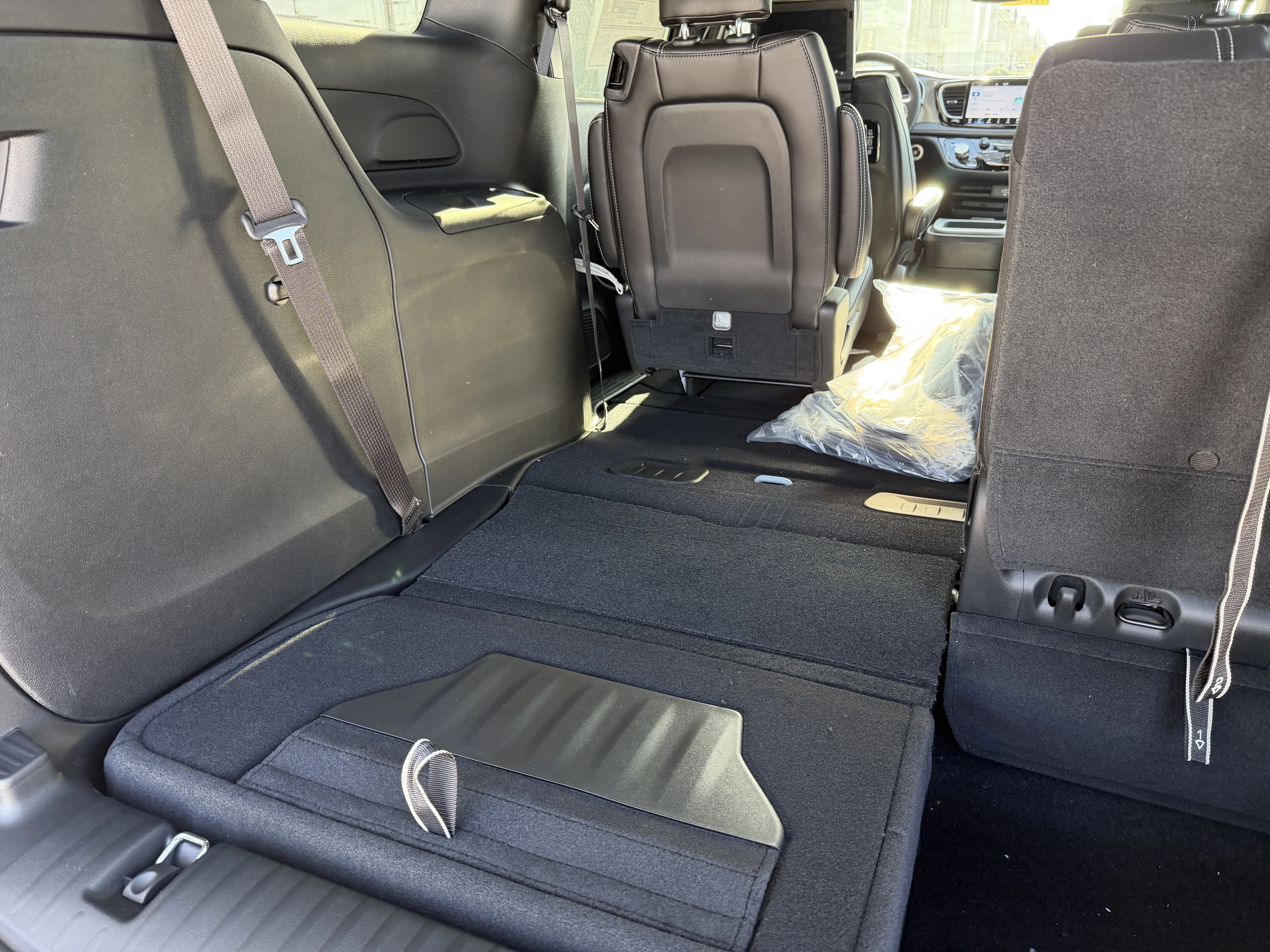 2026 Chrysler Pacifica Select - Photo 12