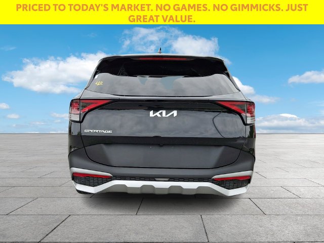 Used 2024 Black Kia LX image 7