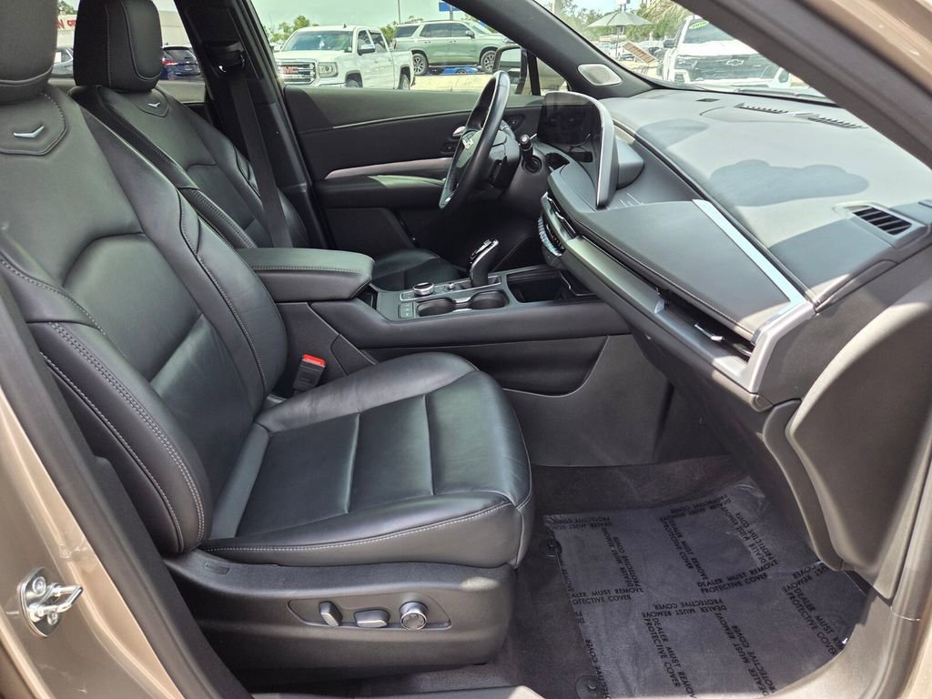 2025 Cadillac XT4 Premium Luxury - Photo 16