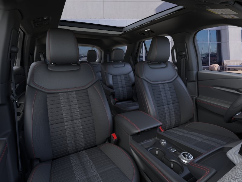New 2026 Star White Metallic Tri-Coat Ford ST-Line image 35