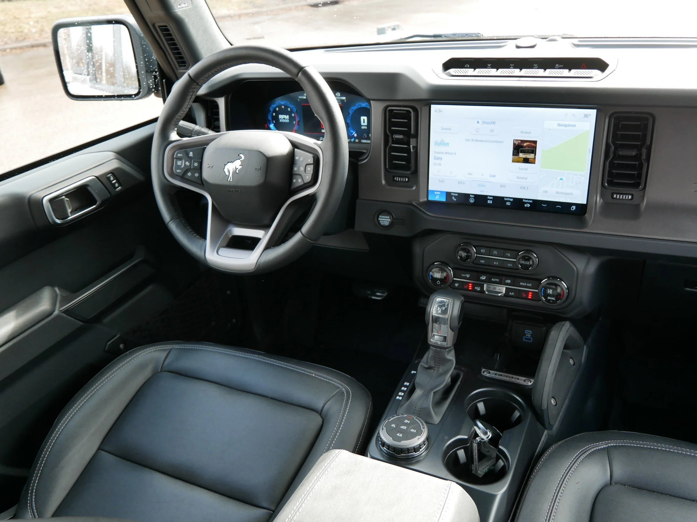 New 2025 Azure Gray Metallic Ford Badlands image 9