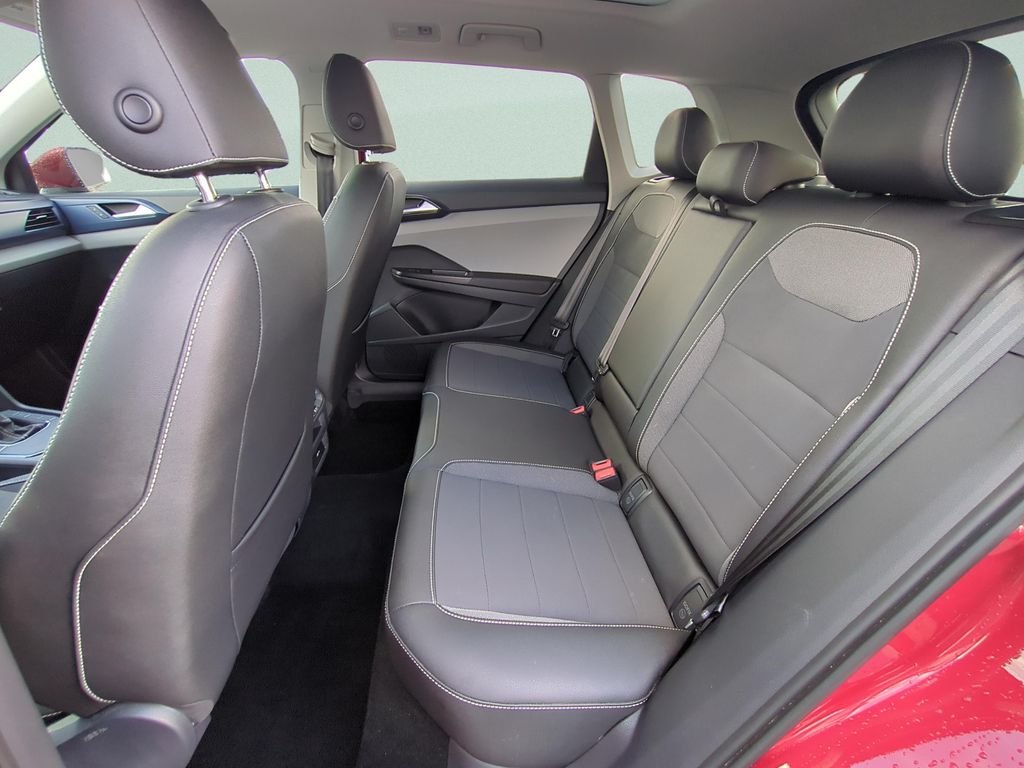 Used 2023 Red Volkswagen 1.5T SE image 10