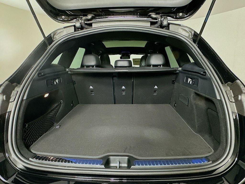 Used 2026 Black Mercedes-Benz GLC 300 image 27