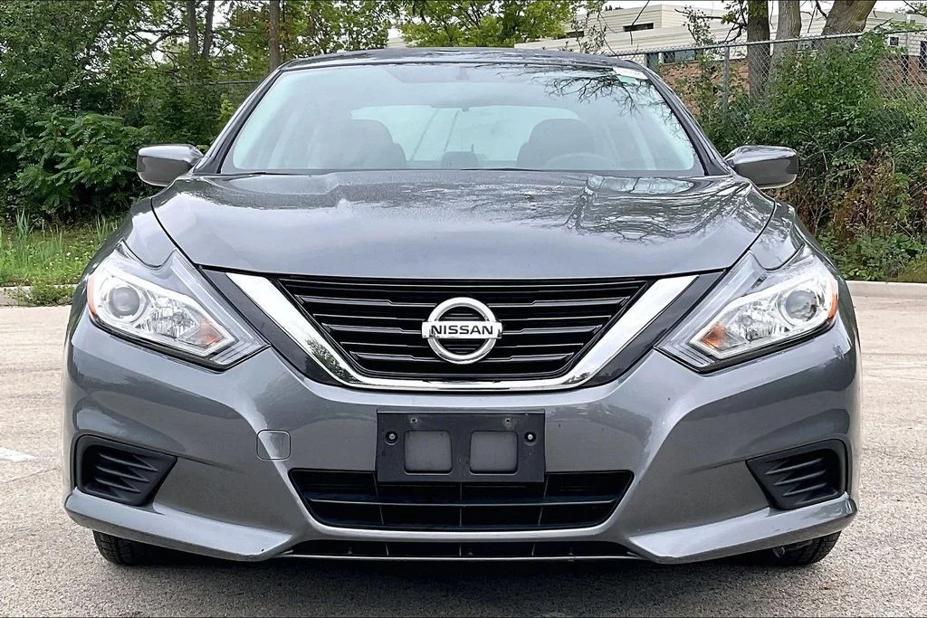 Used 2016 Gray Nissan 2.5 S image 2