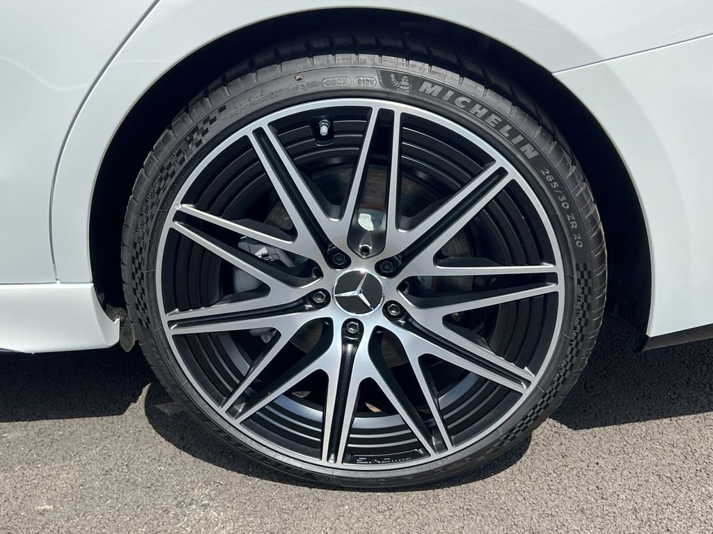 New 2026 MANUFAKTUR Moonlight White Metallic Mercedes-Benz AMG® C 43 4MATIC Sedan image 34
