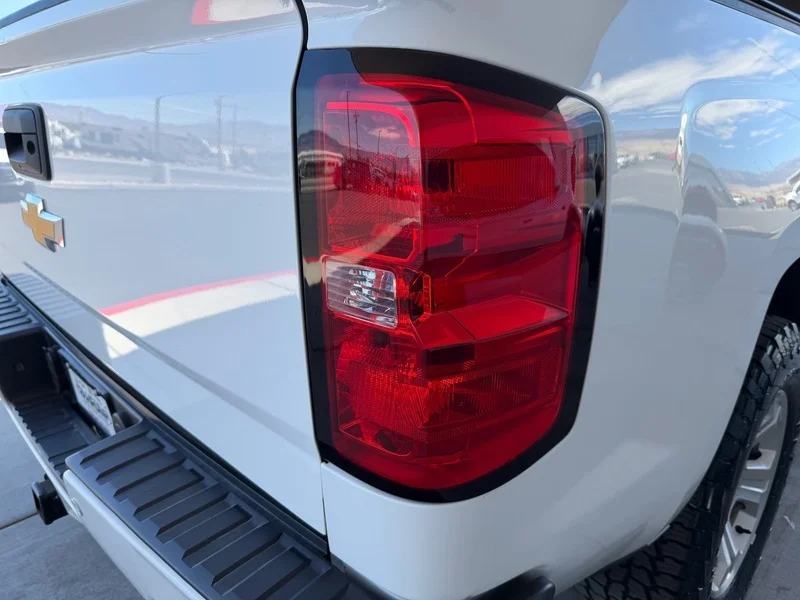 Used 2017 SUMMIT WHITE Chevrolet LT image 27