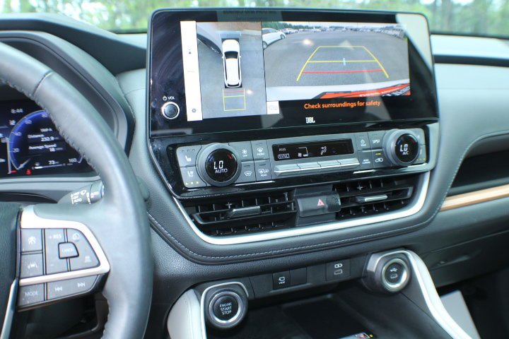 Certified Used 2024 Wind Chill Pearl Toyota Limited image 12