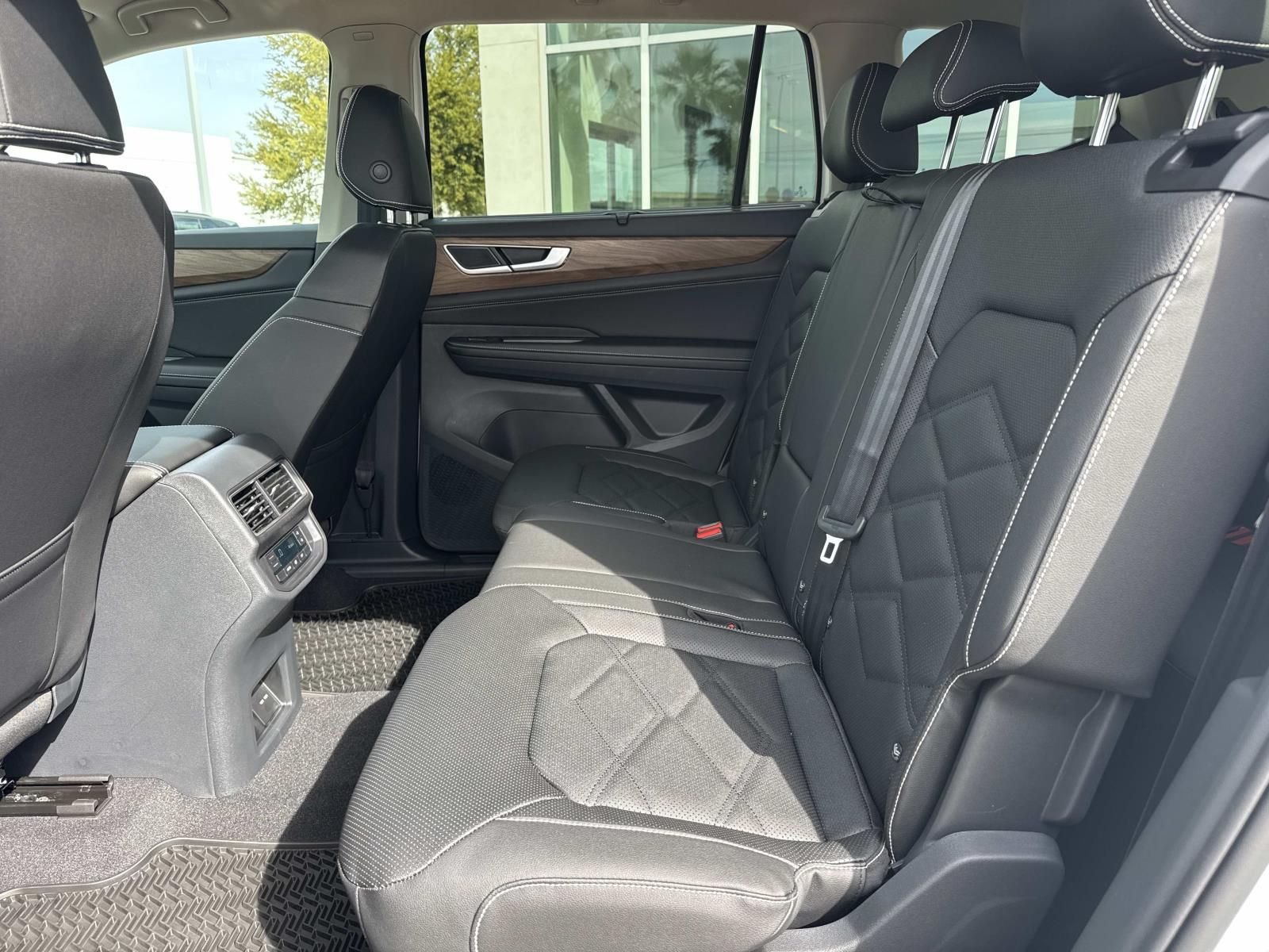 New 2026 White Volkswagen 2.0T SE w/Technology image 8