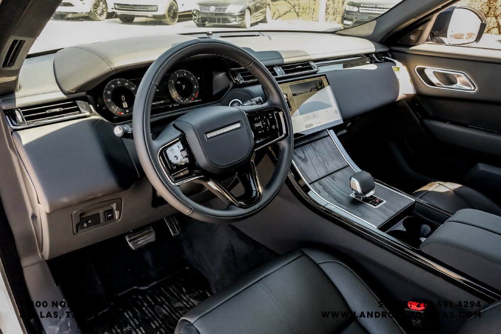 Certified Used 2026 White Land Rover Dynamic SE image 2