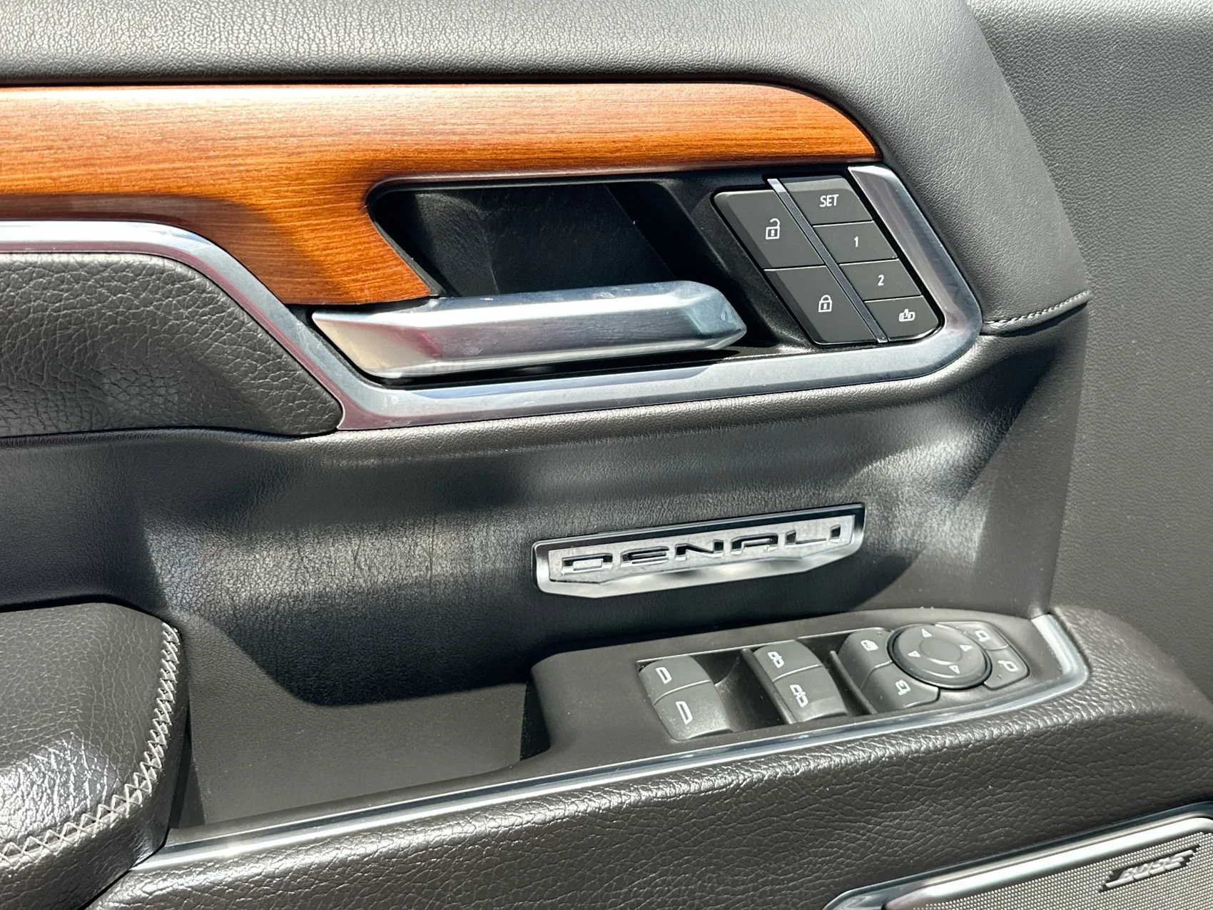 Used 2022 Quicksilver Metallic GMC Denali image 13