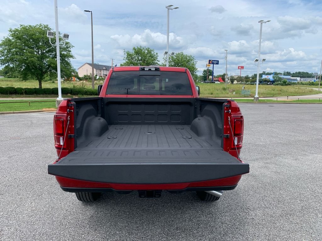 New 2026 Molten Red Pearl-Coat Exterior Paint RAM Laramie image 9