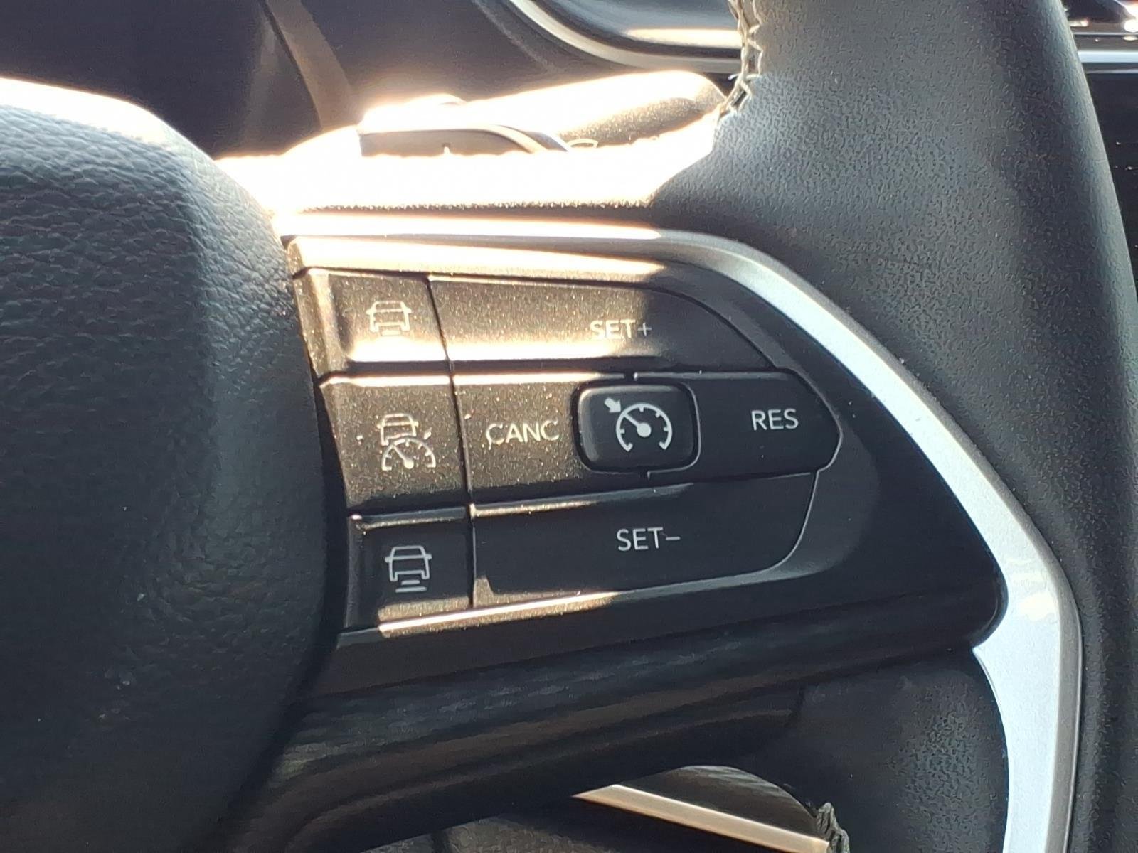 Used 2023 Baltic Gray Metallic Clearcoat Jeep Altitude image 27