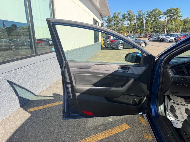 Used 2018 Blue Hyundai Sport 2.0T image 28