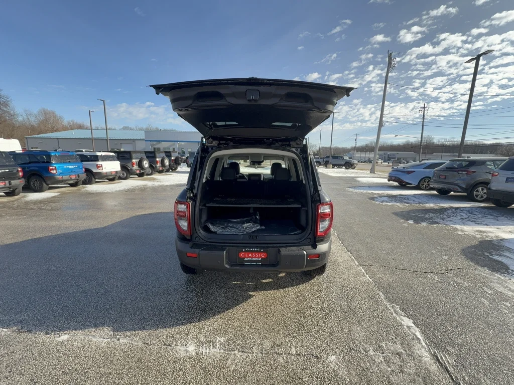 New 2025 Shadow Black Ford Outer Banks image 5