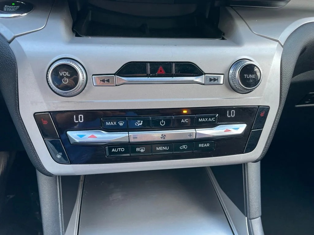 Used 2020 Silver Metallic Ford XLT image 12