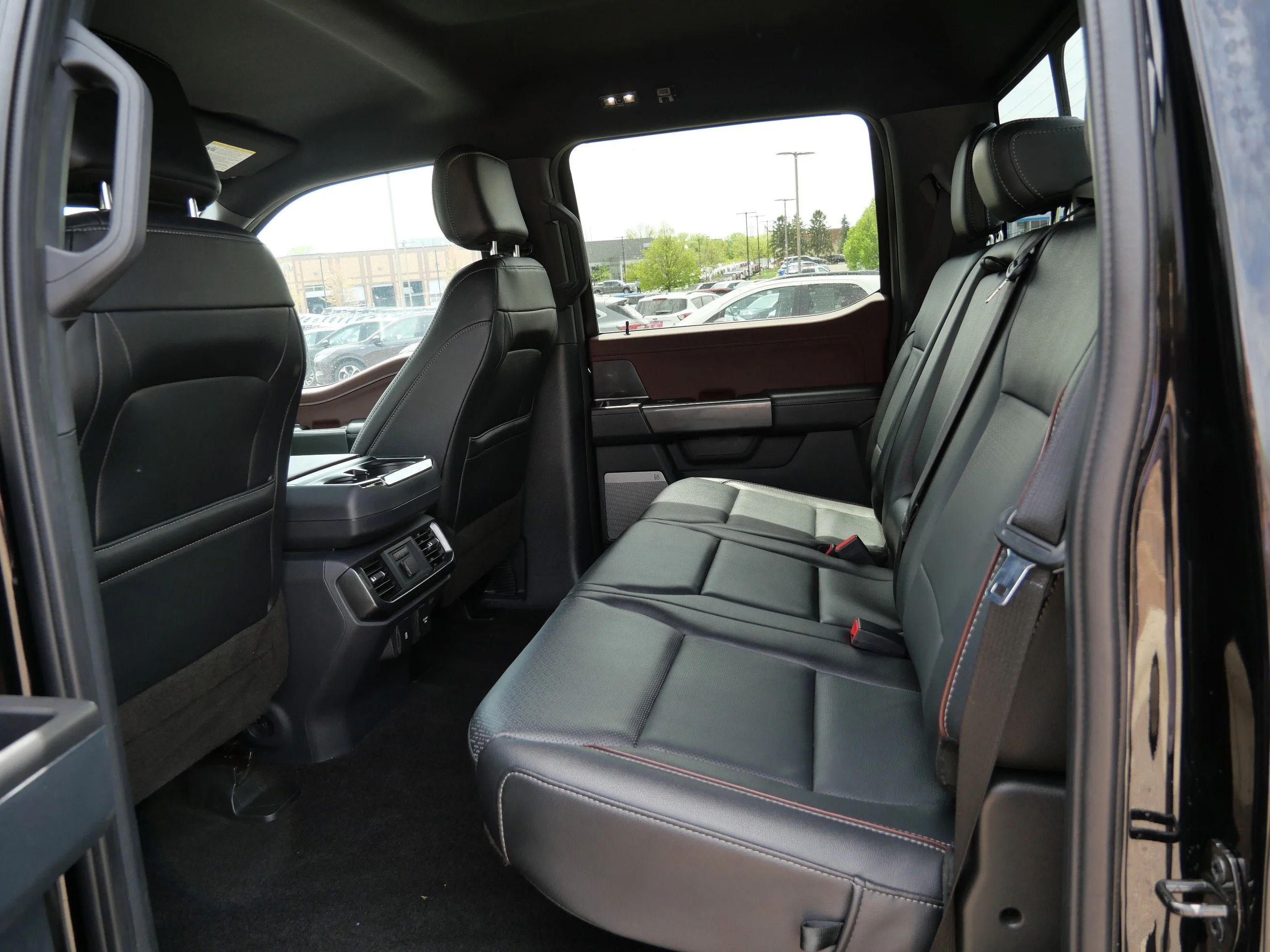 Certified Used 2022 Agate Black Metallic Ford LARIAT image 13