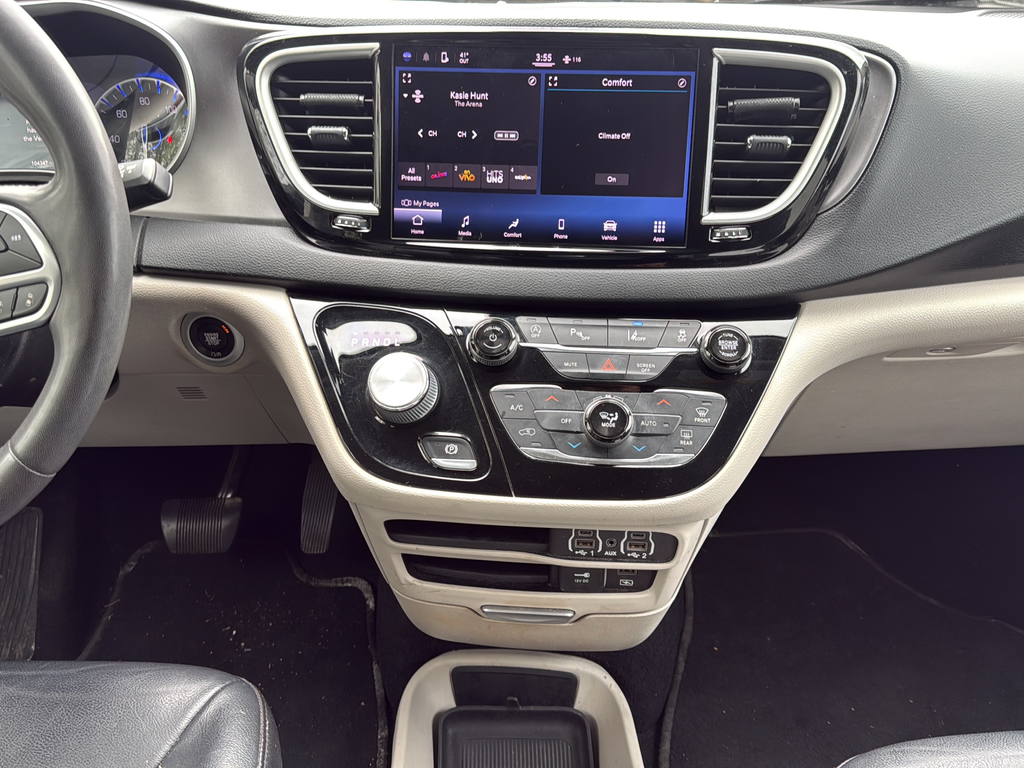 Used 2022 Gray Chrysler Touring L image 23