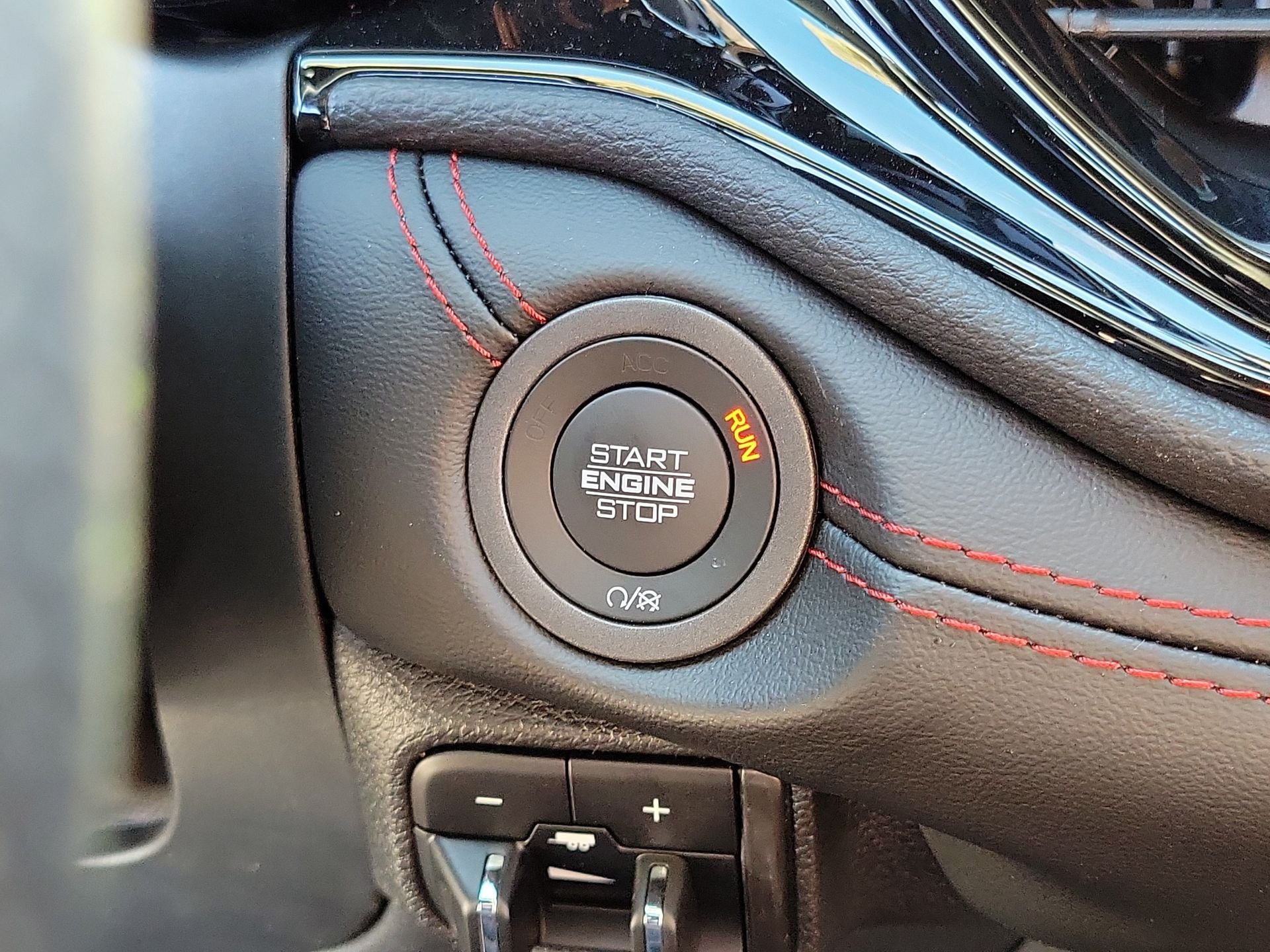 New 2026 Diamond Black Clear-Coat Exterior Paint Dodge GT Plus image 11