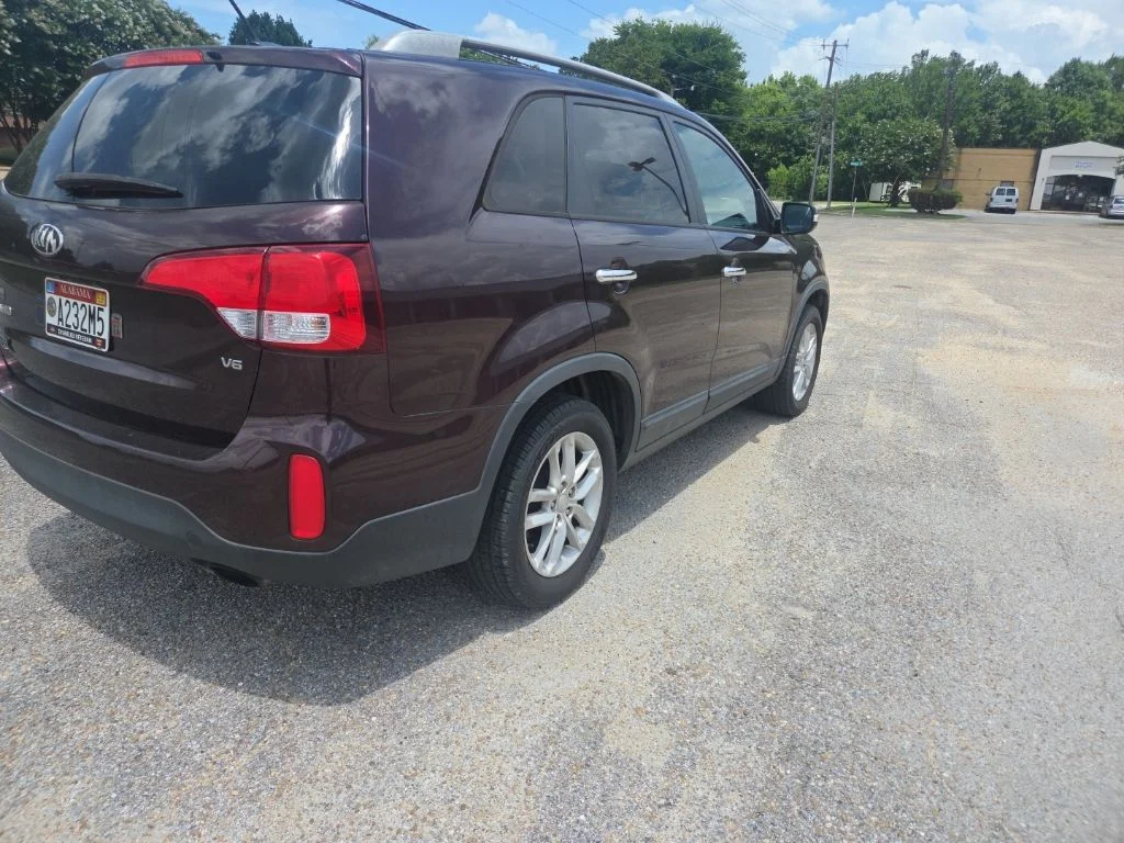 Used 2015 Red Kia LX image 11