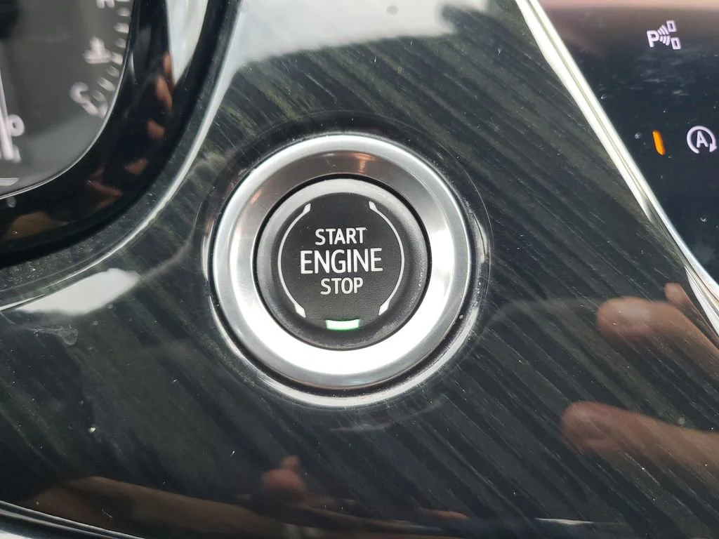 Used 2020 SATIN STEEL METALLIC Cadillac AWD Premium Luxury image 27