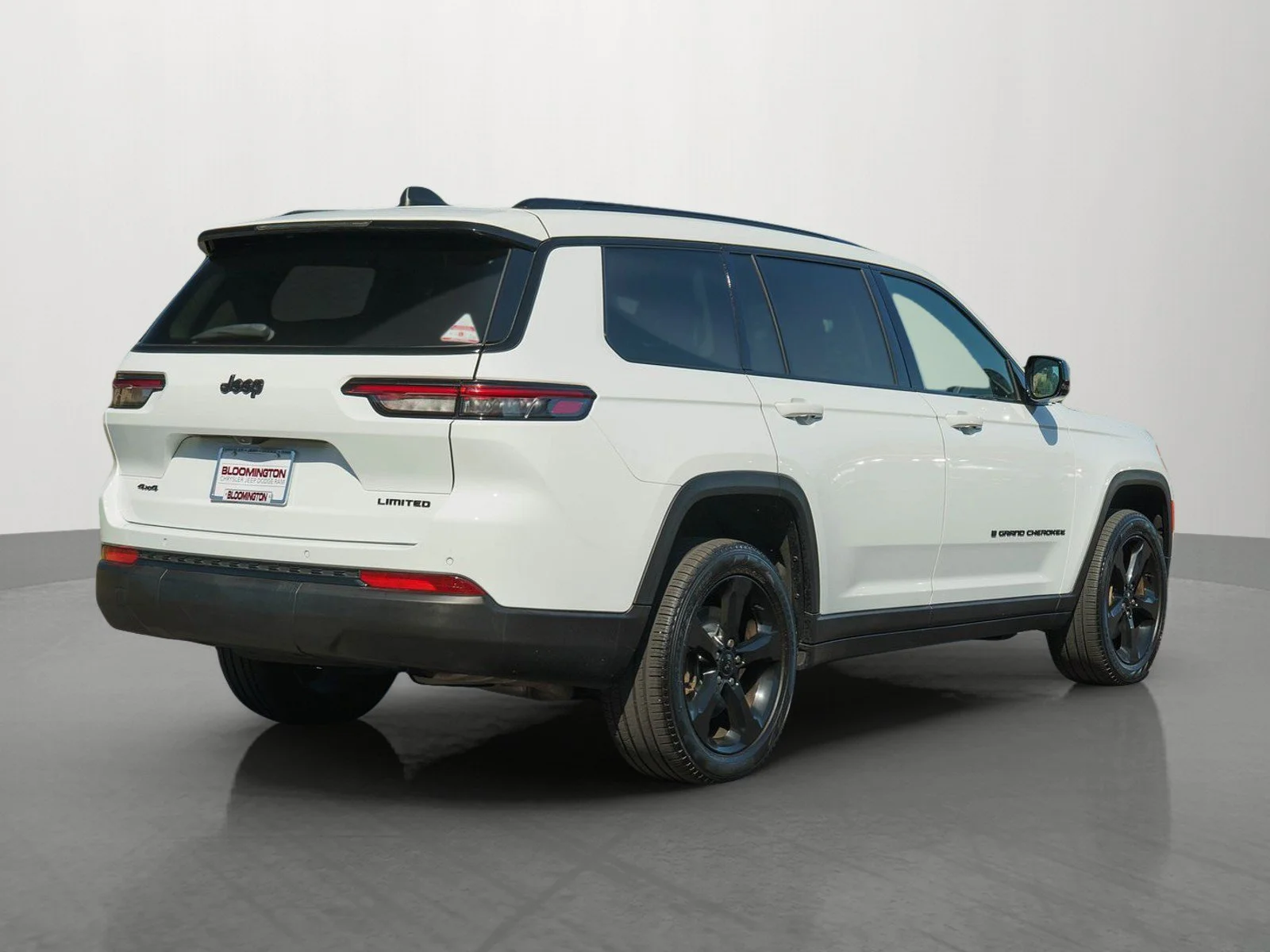 Used 2023 Bright White Clearcoat Jeep Limited image 7