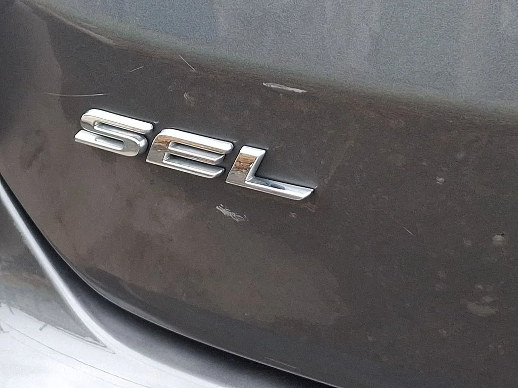 Used 2024 Gray Ford SEL image 10