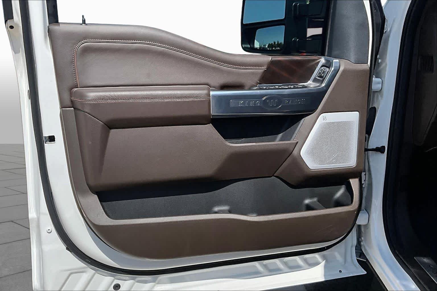Used 2025 Star White Metallic Tri-Coat/Darkened Bronze Ford King Ranch image 22