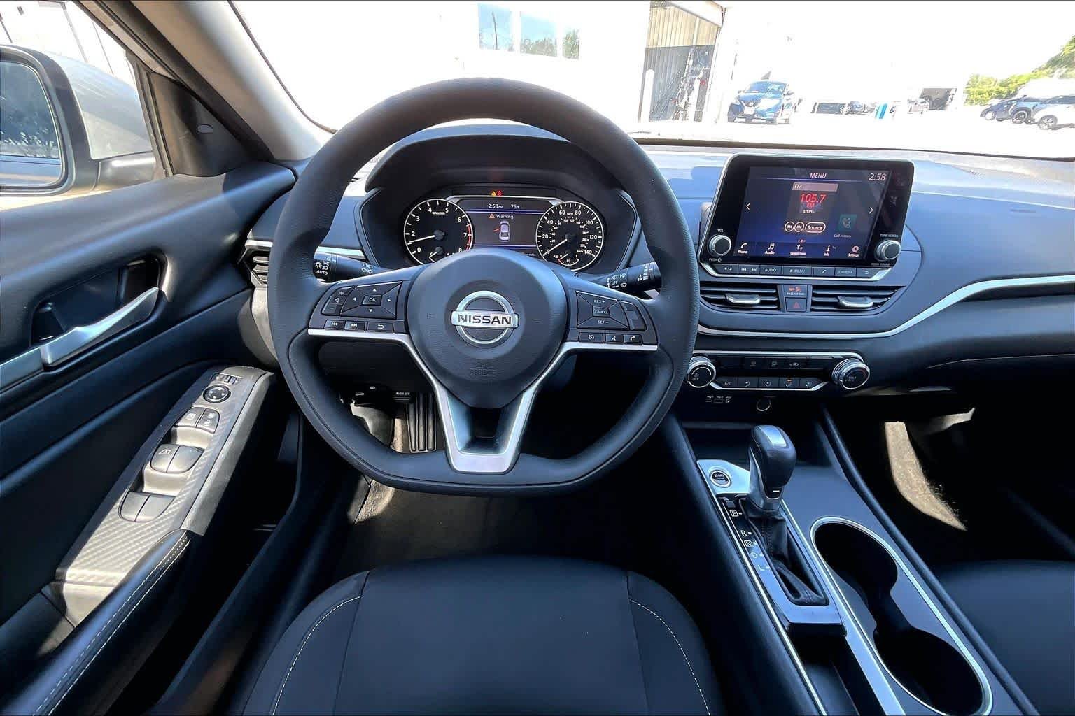 Used 2022 Brilliant Silver Metallic Nissan 2.5 SV image 6