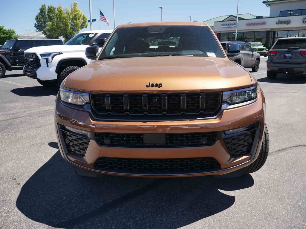 New 2026 Copper Shino Metallic Clear-Coat Exterior Paint Jeep Limited image 2