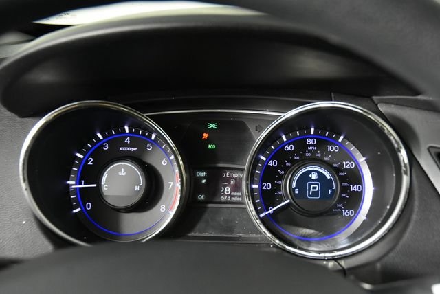 Used 2011 Silver Hyundai GLS image 27