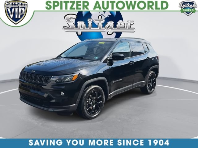 Used 2025 Black Jeep Latitude image 4