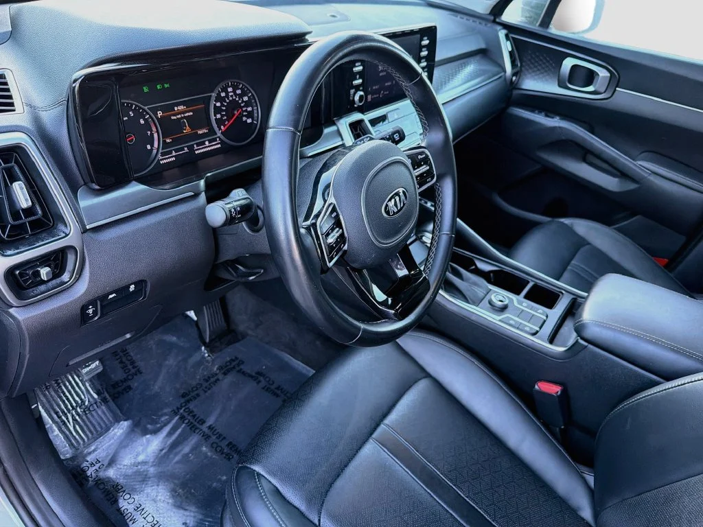 Used 2021 Silver Kia S image 25