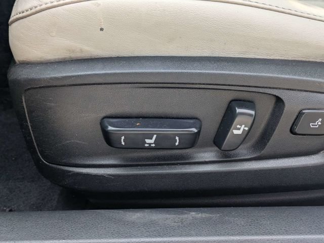 Used 2014  Lexus 350 image 19