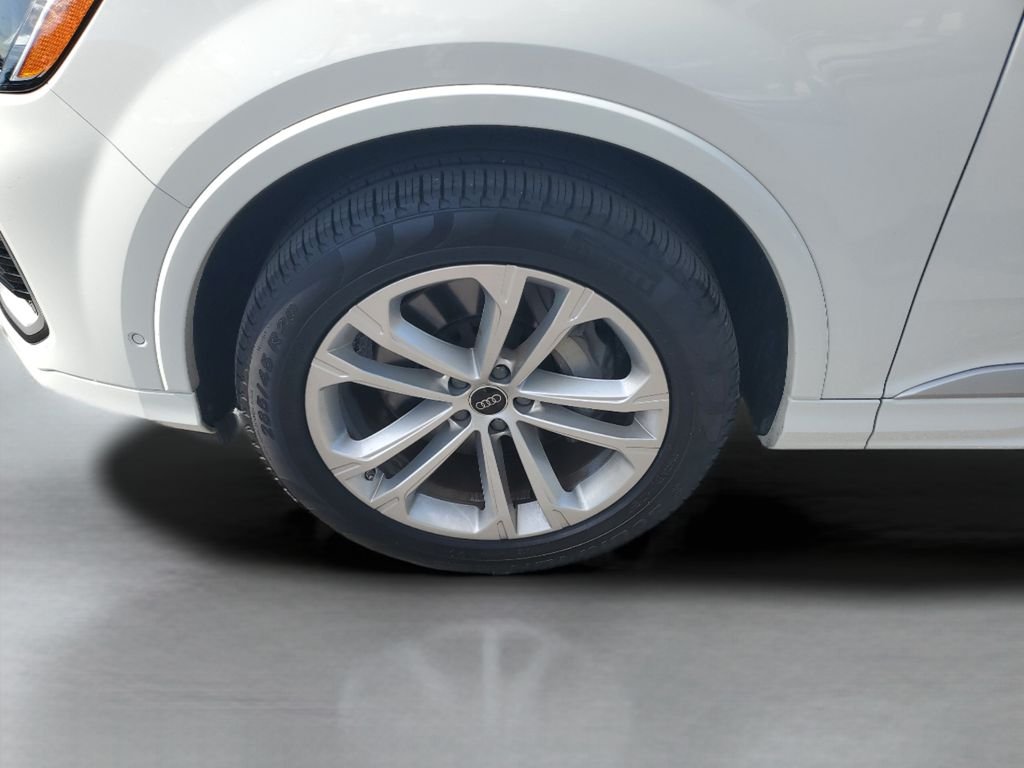 Used 2025  Audi 55 Premium Plus image 27